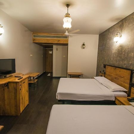 Infiniti Hotel And Spa Indore Exterior photo