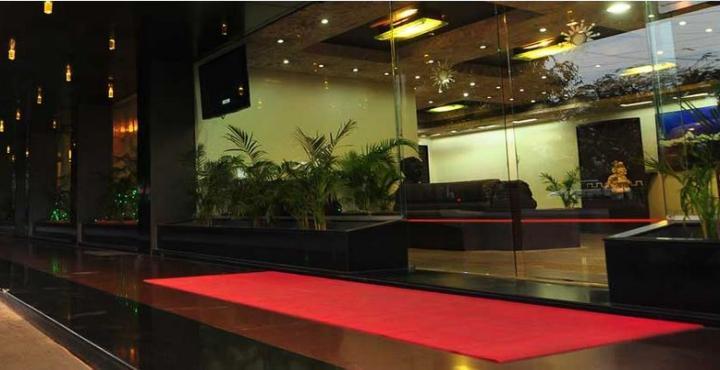 Infiniti Hotel And Spa Indore Exterior photo