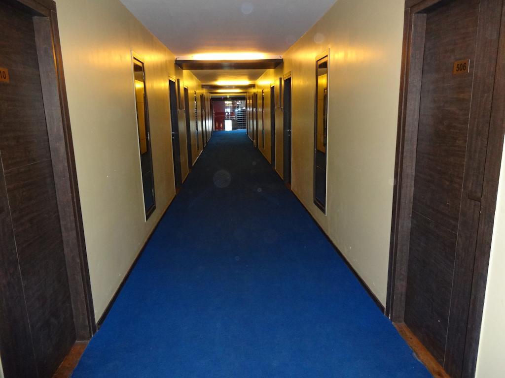 Infiniti Hotel And Spa Indore Exterior photo